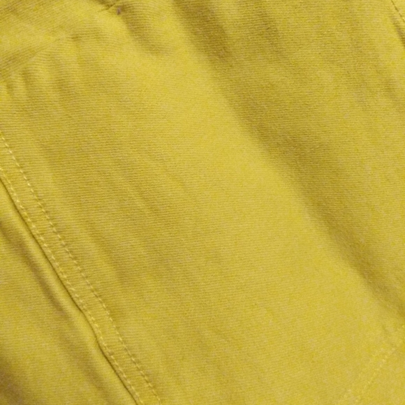 Yellow denim shorts - Picture 3 of 3